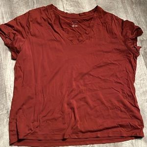 V NECK BURNT ORANGE TEE SIZE L